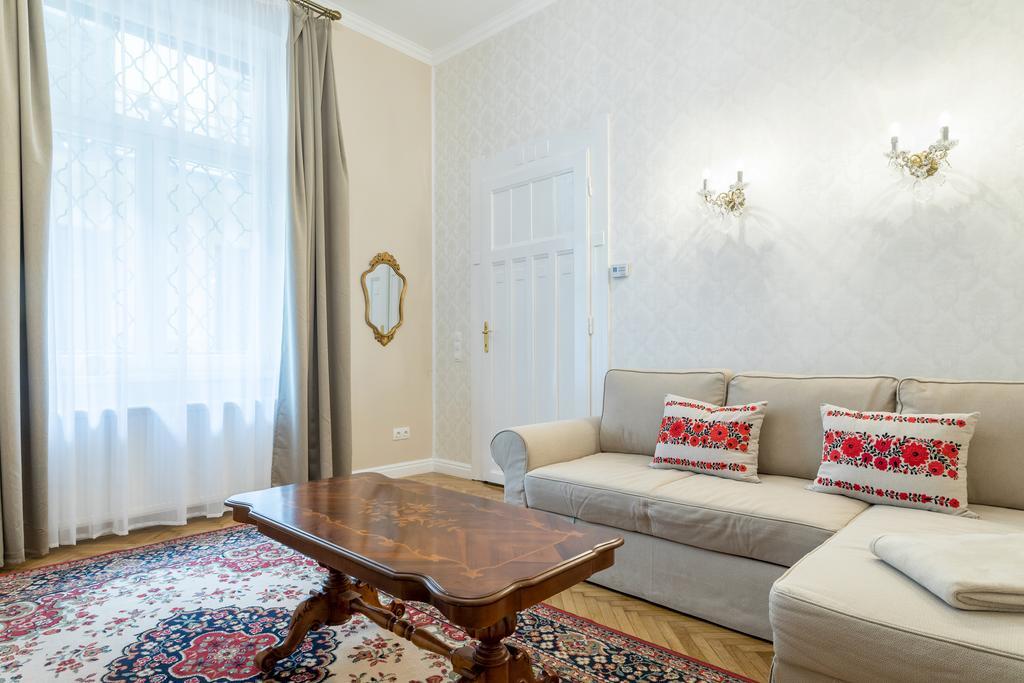 Appartamento Luxury & Antique Charm Budapest Esterno foto