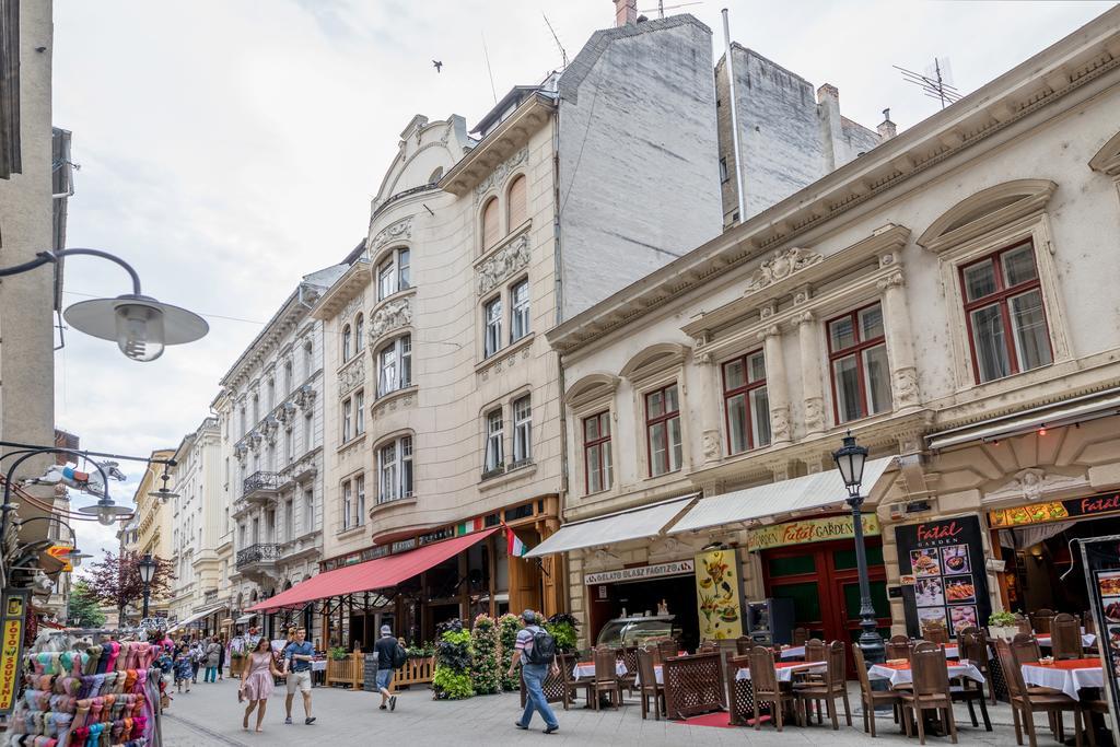 Appartamento Luxury & Antique Charm Budapest Esterno foto