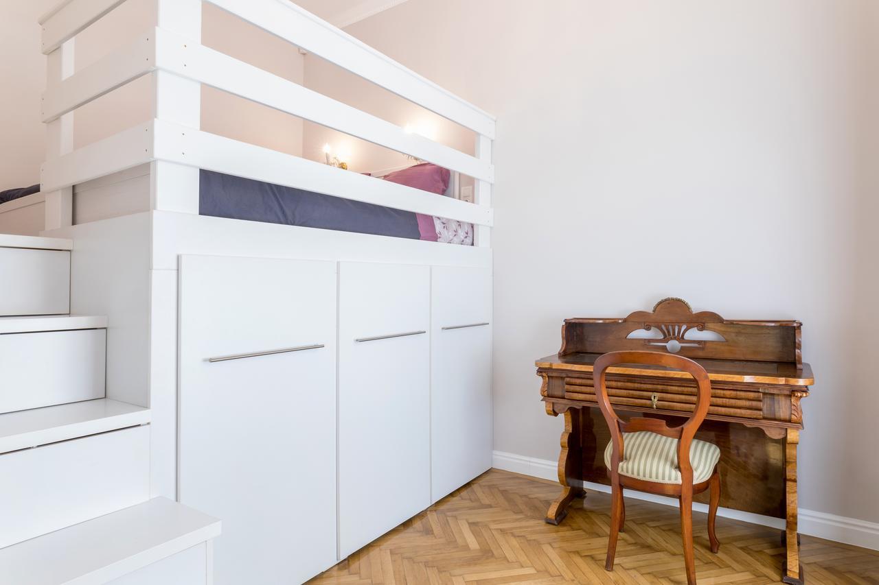 Appartamento Luxury & Antique Charm Budapest Esterno foto
