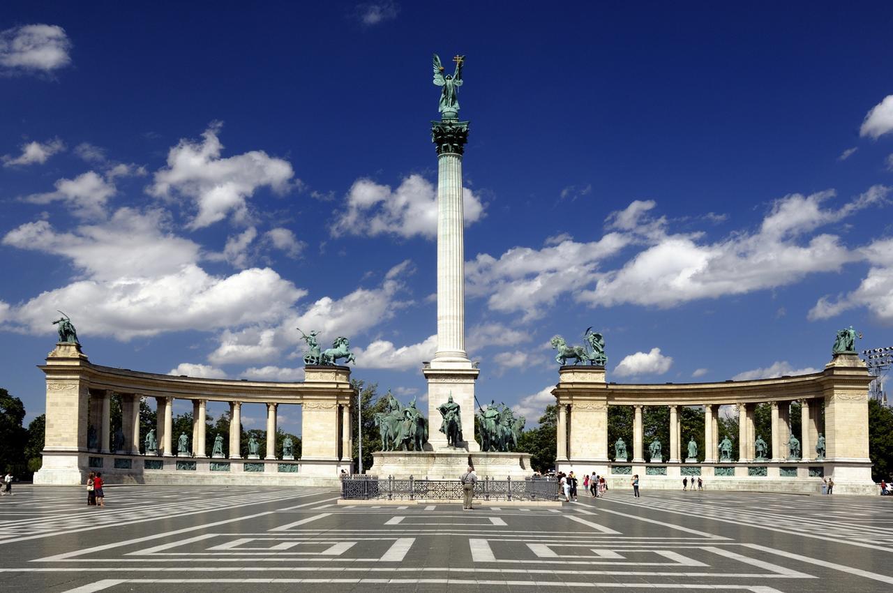 Appartamento Luxury & Antique Charm Budapest Esterno foto