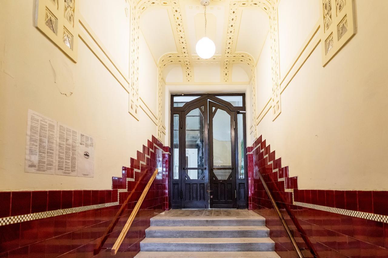 Appartamento Luxury & Antique Charm Budapest Esterno foto