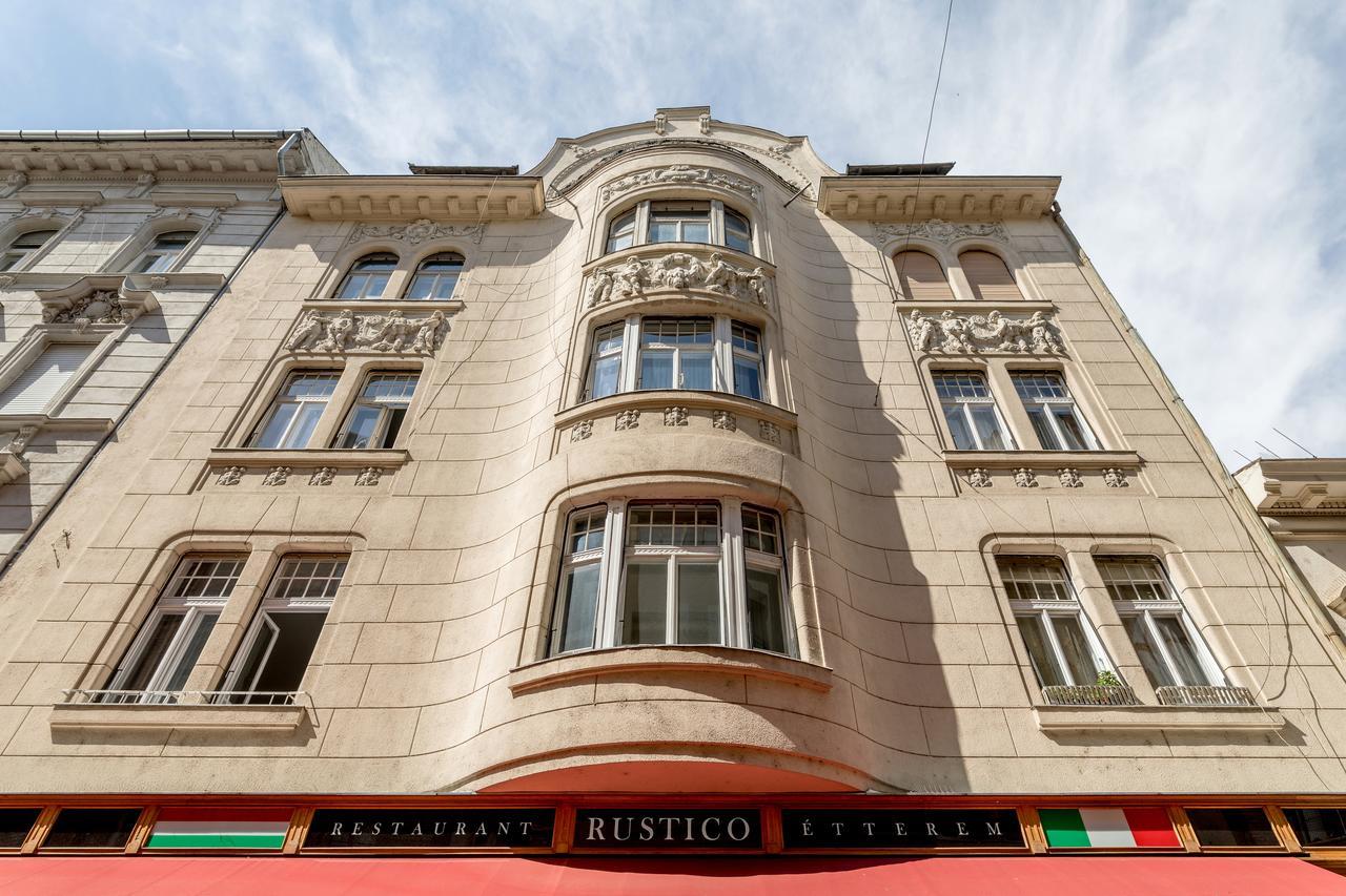 Appartamento Luxury & Antique Charm Budapest Esterno foto